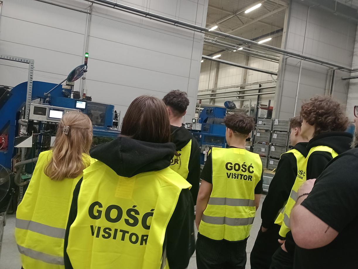 Akademia Przedsiębiorczości - 8a odwiedziła Brand Springs Poland 